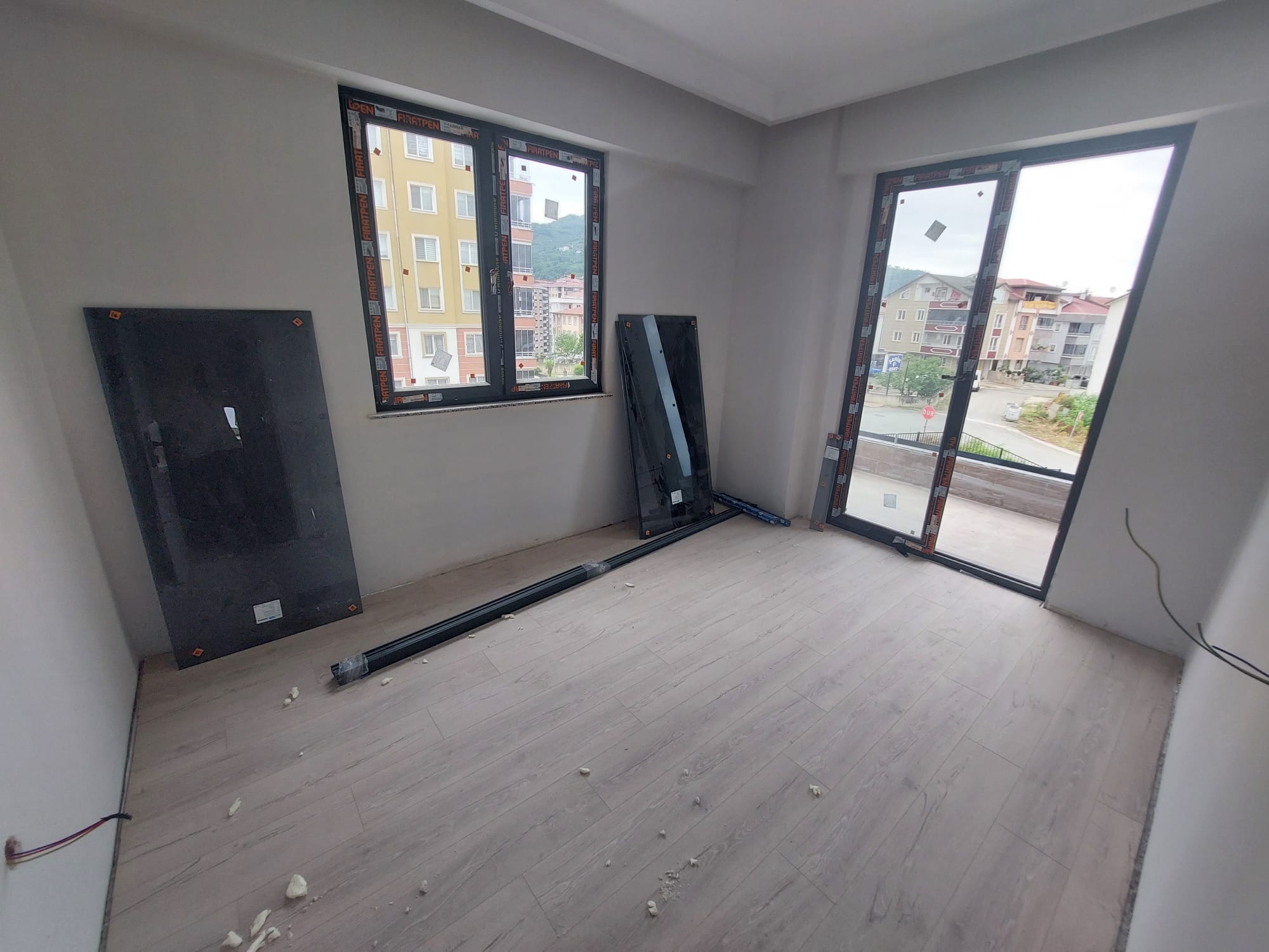 BUCAK MAHALLESİ NEFES PARK SİTESİNDE SATILIK LÜKS 3+1 DAİRE